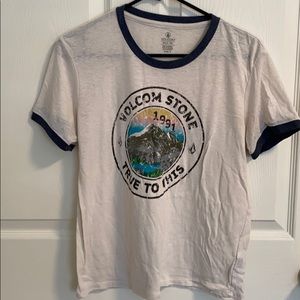 VOLCOM t shirt